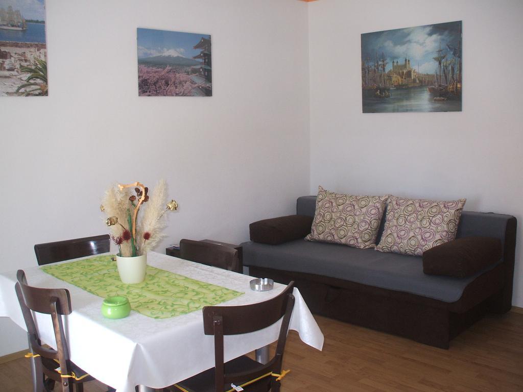 Apartments Malnar Novi Vinodolski Exterior photo